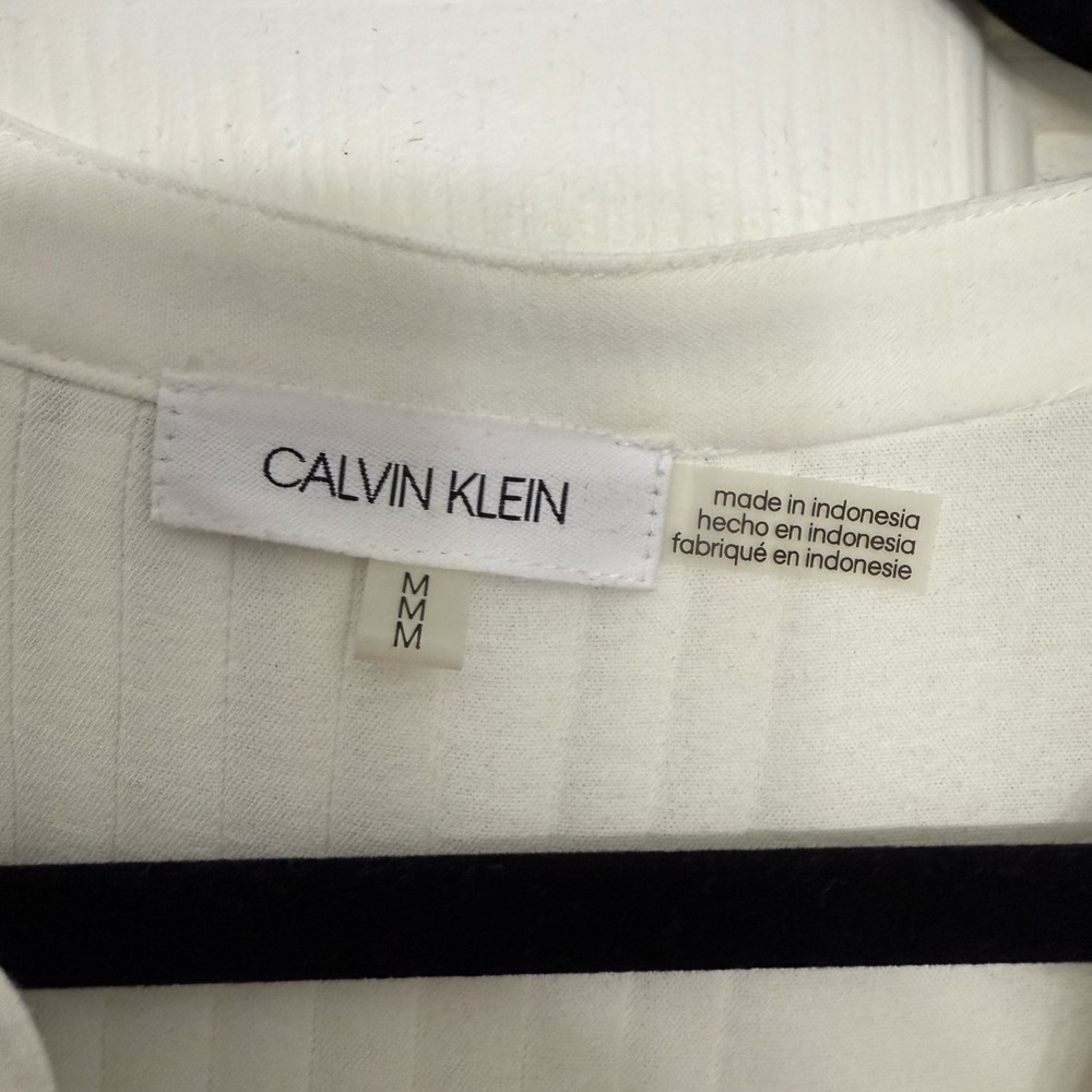 Calvin Klein Ivory Pintuck Blouse Long Sleeve Button Front Top Size Medium - Picture 4 of 4